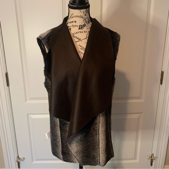 Faux fur and suede vest. Size medium. - Picture 3 of 7
